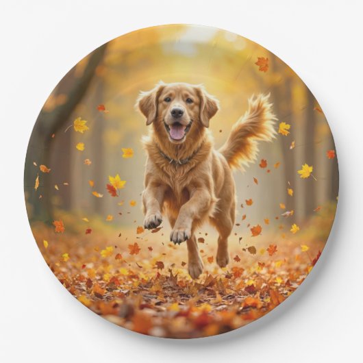 Goldener Retriever im Herbstwald Pappteller (Vorderseite)