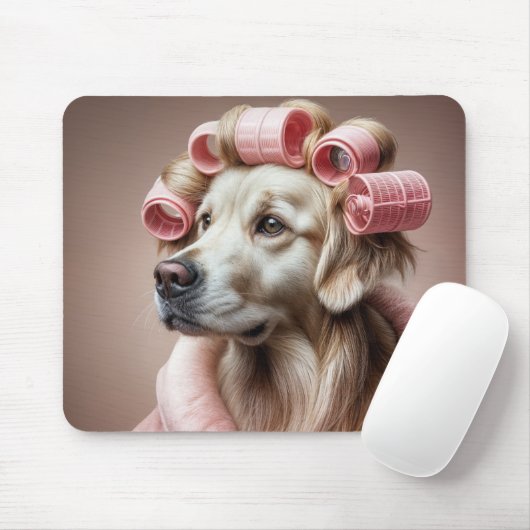 Goldener Retriever in rosafarbenen Haarburtern Mousepad (Mit Mouse)