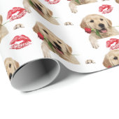 Goldener Retriever mit Rose und Küssen Geschenkpapier (Rolleneckpunkt)