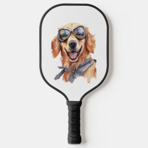 Goldener Retriever mit Sonnenbrille Pickleball Schläger