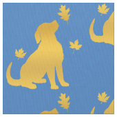 Goldener Retriever unter dem Herbstlaub Stoff (Nahaufnahme)