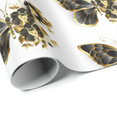 Goldener Schmetterling mit schwarzem Orchid Geschenkpapier (Rolleneckpunkt)