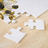 Goldener Schmetterling mit schwarzem Orchid Puzzle (Seite)