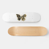 Goldener Schmetterling mit schwarzem Orchid Skateboard (Horizontal)