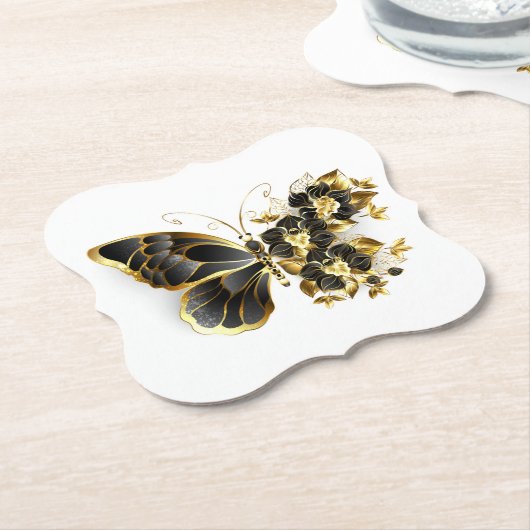 Goldener Schmetterling mit schwarzem Orchid Untersetzer (angewinkelt)
