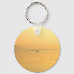 Goldener See mit Boot Schlüsselanhänger