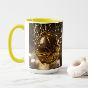 "Goldener Sieg: Netball in einem glänzenden Netz g Tasse