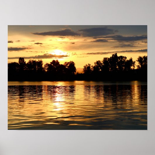 Goldener Sonnenaufgang Poster (Vorne)