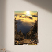 Goldener Sonnenaufgang über den Wolken Poster