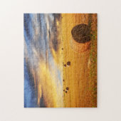 Goldener Sonnenuntergang über dem Feld Puzzle (Vertikal)