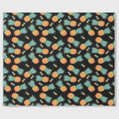 Goldenes Ananas-Muster auf schwarz | Tropisches Ob Geschenkpapier (Flach)