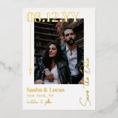 Goldenes Arrow Typografie-Foto Save the Date Folieneinladung (Vorderseite)