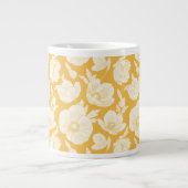 Goldenes Blume-Muster Jumbo-Tasse (Vorderseite)