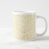 Goldenes Blumenblattmuster Jumbo-Tasse (Rechts)
