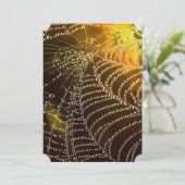 Goldenes Cobweb-Halloween-Einladung Einladung (Stehend Vorderseite)