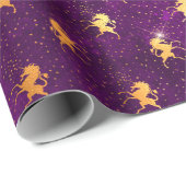 Goldenes Einhorn-Gitternetz auf Tiefpurpur Geschenkpapier (Rolleneckpunkt)