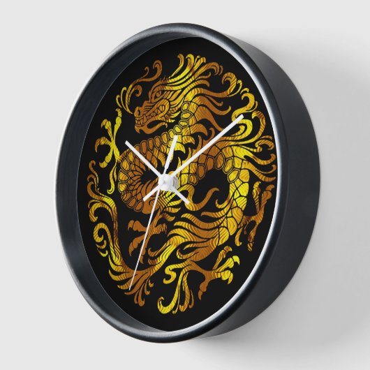 Goldenes Feuer: Ein Drachengraben Uhr (Winkel)