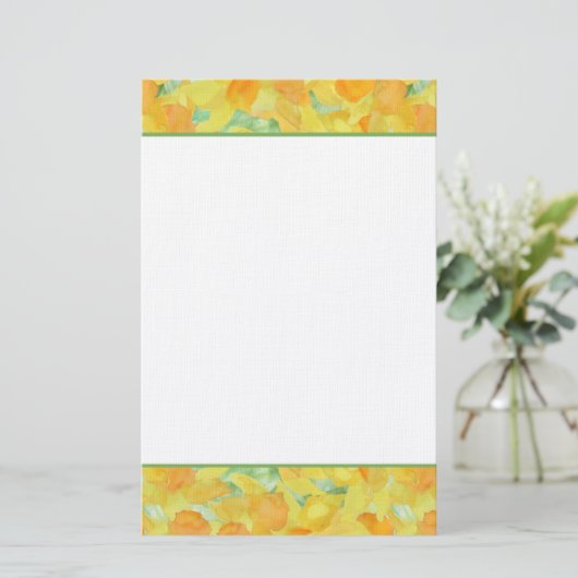 Goldenes gelbes Narzissen-Briefpapier oder Briefpapier (Stehend Vorderseite)