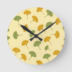 Goldenes Ginkgo-Biloba-Blattmuster Erdig  Runde Wanduhr