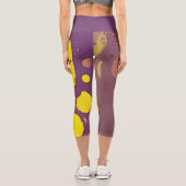 Goldenes Gran, Gelb und Lila wavesj Capri Leggings (Rückseite)