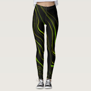 Goldenes Gras, weiche grüne, lange Spuren auf schw Leggings