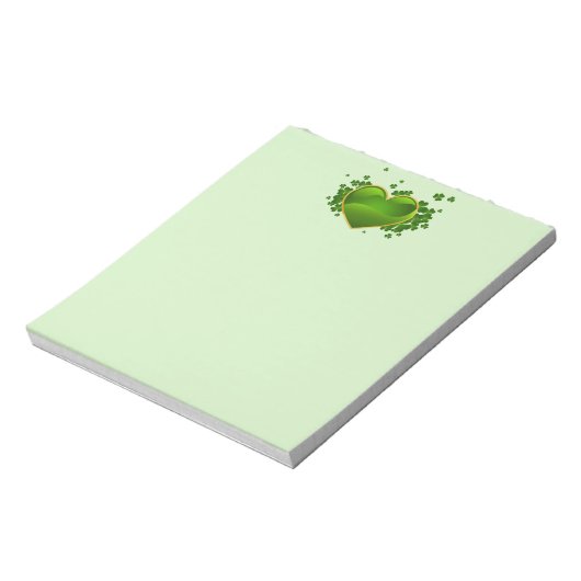 Goldenes grünes Herz mit Kleeblättern Notizblock (Rotiert)