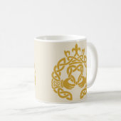 Goldenes Knotwork-Claddagh Kaffeetasse (VorderseiteRechts)