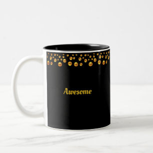 Goldenes Konfetti & personalisierter Text auf Schw Zweifarbige Tasse