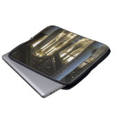 Goldenes Licht durch Laptopschutzhülle (Vorne Knopf)