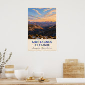 Goldenes Licht über den französischen Alpen – Cour Poster (Küche)