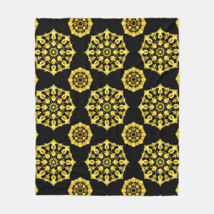 Goldenes Mandala-Design mit symmetrischen Mustern Fleecedecke