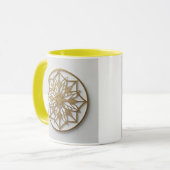 Goldenes Mandala-Medaillon | Elegante Kaffeetasse (Vorderseite Links)