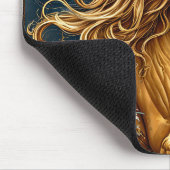 Goldenes Pferd mit blühender Mane Mousepad (Ecke)