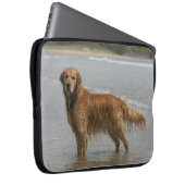 Goldenes Retreiver im Meer Laptopschutzhülle (Vorne Rechts)