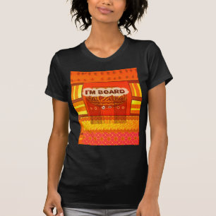 Goldenes Rot Afrikanische traditionelle Farben Spa T-Shirt