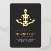 Goldenes Skeletton-Halloween-Party Folieneinladung (Vorderseite)