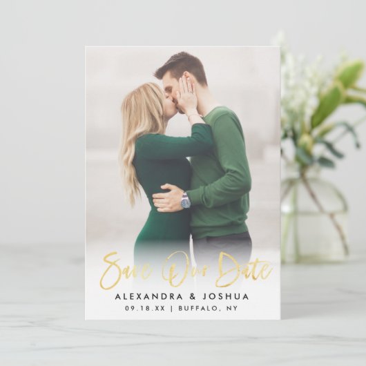 Goldenes Skript-Foto Save the Date in Imitate Foil (Stehend Vorderseite)