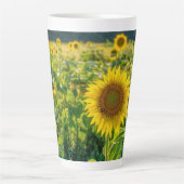 Goldenes Sonnenblumenfeld Milchtasse (Vorderseite)