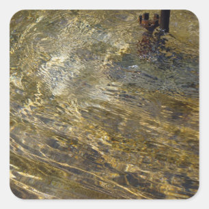 Goldenes Wasser Quadratischer Aufkleber