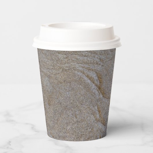 goldfarbene Messingchips Pappbecher (Rückseite)