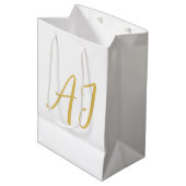 Goldfarbene Monogramm-Klassische Profi-Initiale Mittlere Geschenktüte (Vorderseite Schrägansicht)
