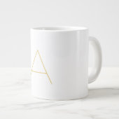 Goldfarbene Monogramm Professionelle Anpassung Jumbo-Tasse (Vorderseite Rechts)