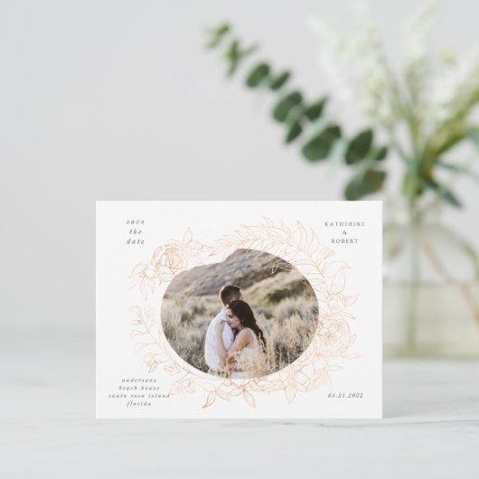 goldfarbener, blumengeschmückter Save the Date Pos Postkarte (Stehend Vorderseite)