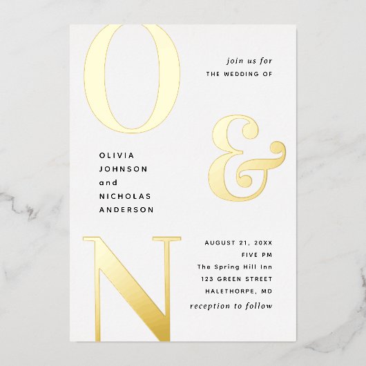 Goldfette Typografie Moderne Hochzeit + Details Folieneinladung (Vorderseite)