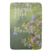 Goldfinch auf einer Harebell-Blume Badematte (Vorderseite Vertikal)