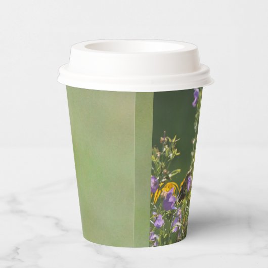 Goldfinch auf einer Harebell-Blume Pappbecher (Rechts)