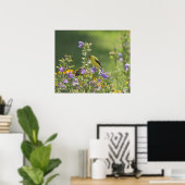 Goldfinch auf einer Harebell-Blume Poster (Heimbüro)