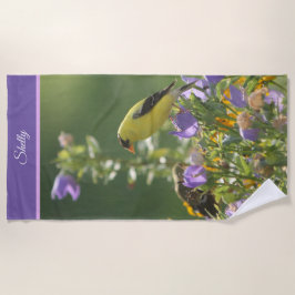 Goldfinch auf einer Harebell-Blume Strandtuch