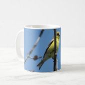 Goldfinch in einem Baum Kaffeetasse (Vorderseite Links)