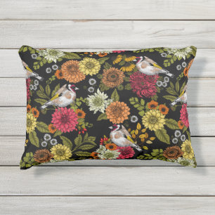 Goldfinken im Garten auf schwarz Kissen Für Draußen